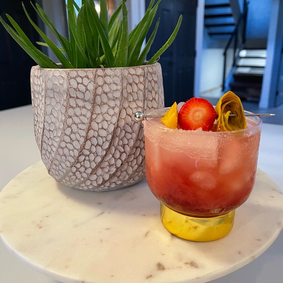 Meet your Posher, Danielle - Picture 5 of 6